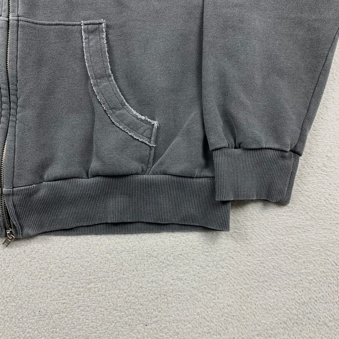 마뗑킴 써클로고 피그먼트 2way 후드집업 차콜 상품이미지6