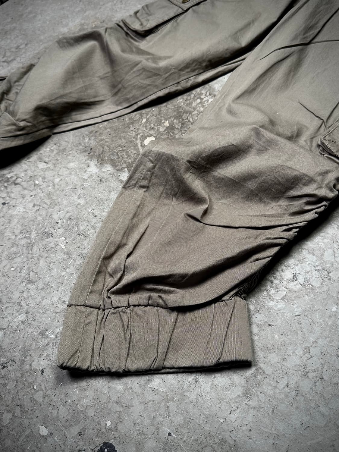 Sky Bomber – Shirred Cargo Capri Pants   상품이미지5