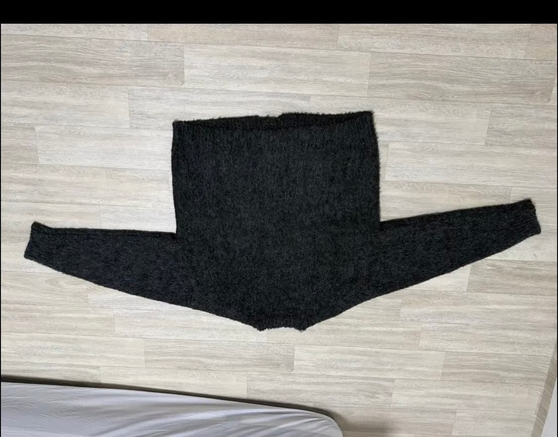 쿠어 헤어리 알파카 V넥 가디건 차콜 M사이즈 상품이미지4