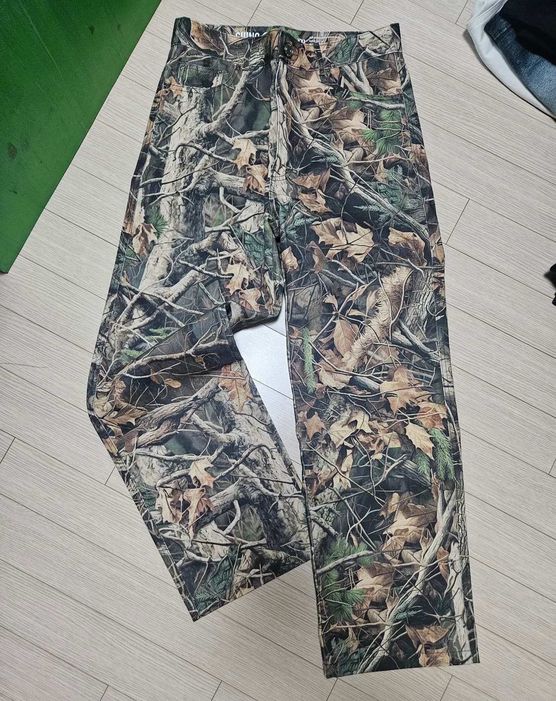 엑스트라오디너리 리얼트리팬츠 M 팝니다 상품이미지1