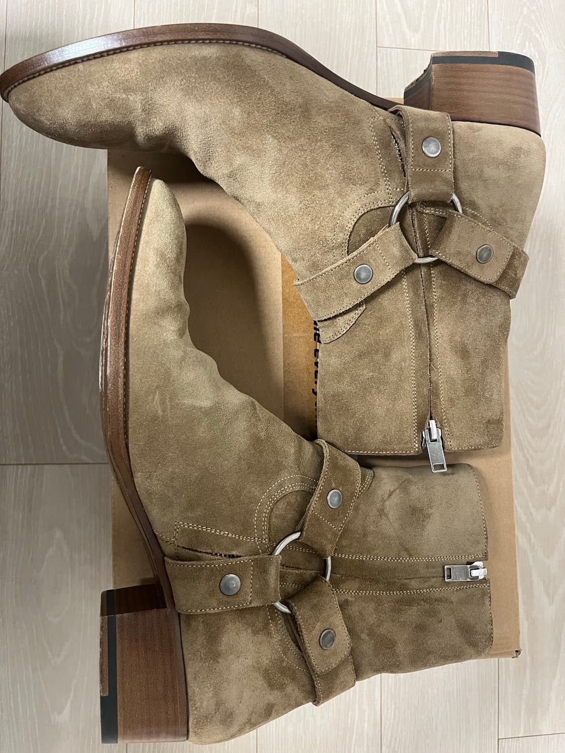 생로랑 22FW 스웨이드 하네스 부츠 상품이미지2