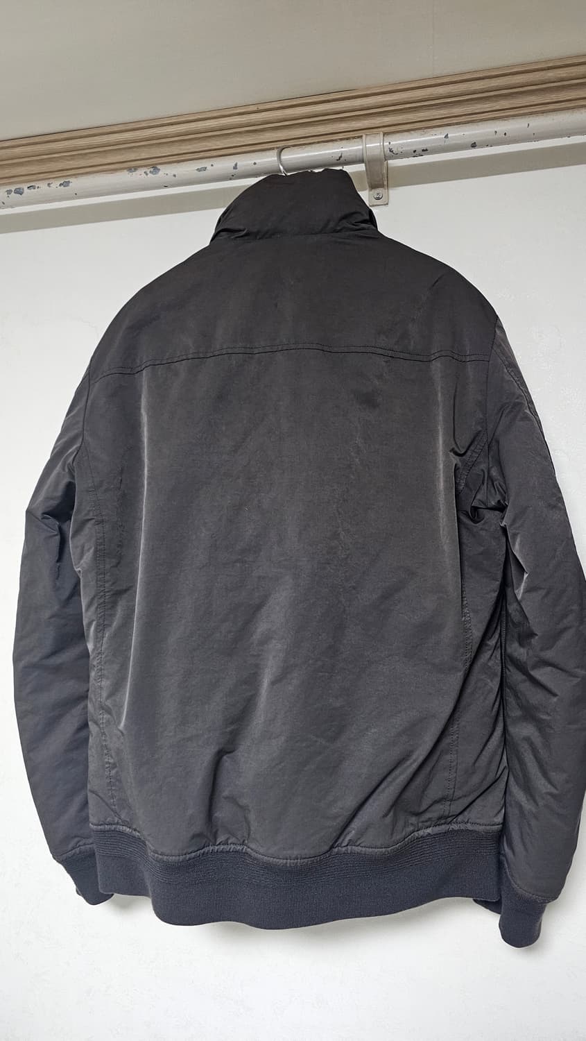 CP컴퍼니 봄버 105사이즈 판매합니다. 상품이미지2