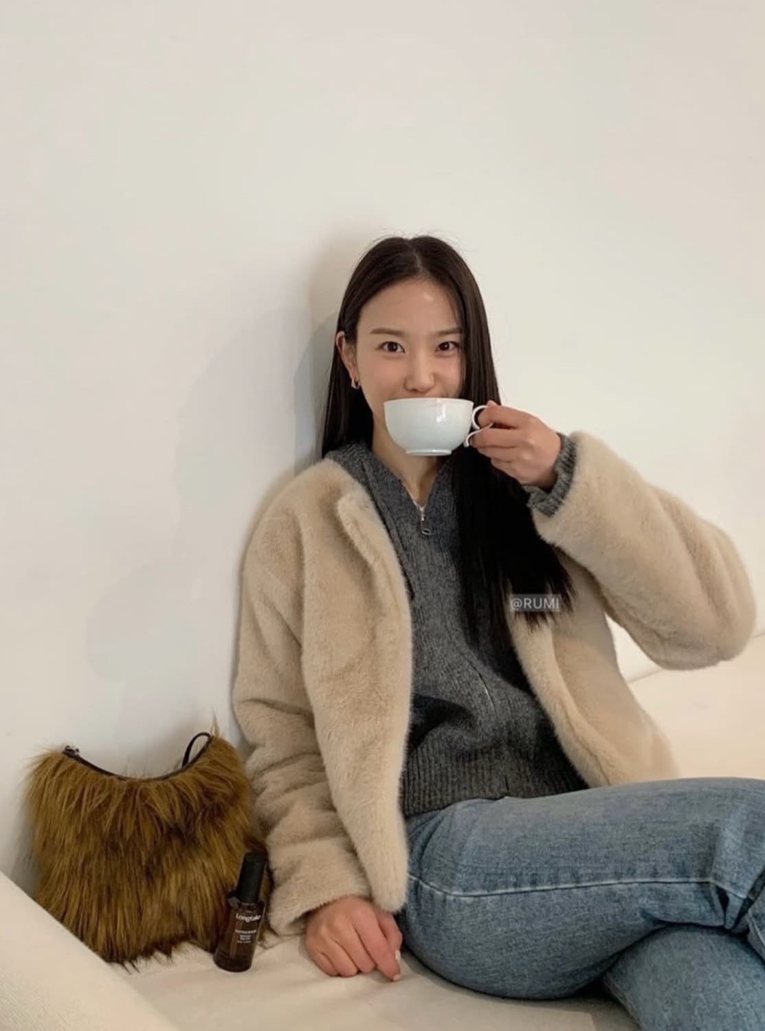 유어네임히얼 퍼자켓 펄 베이지 장희령 착용 상품이미지2