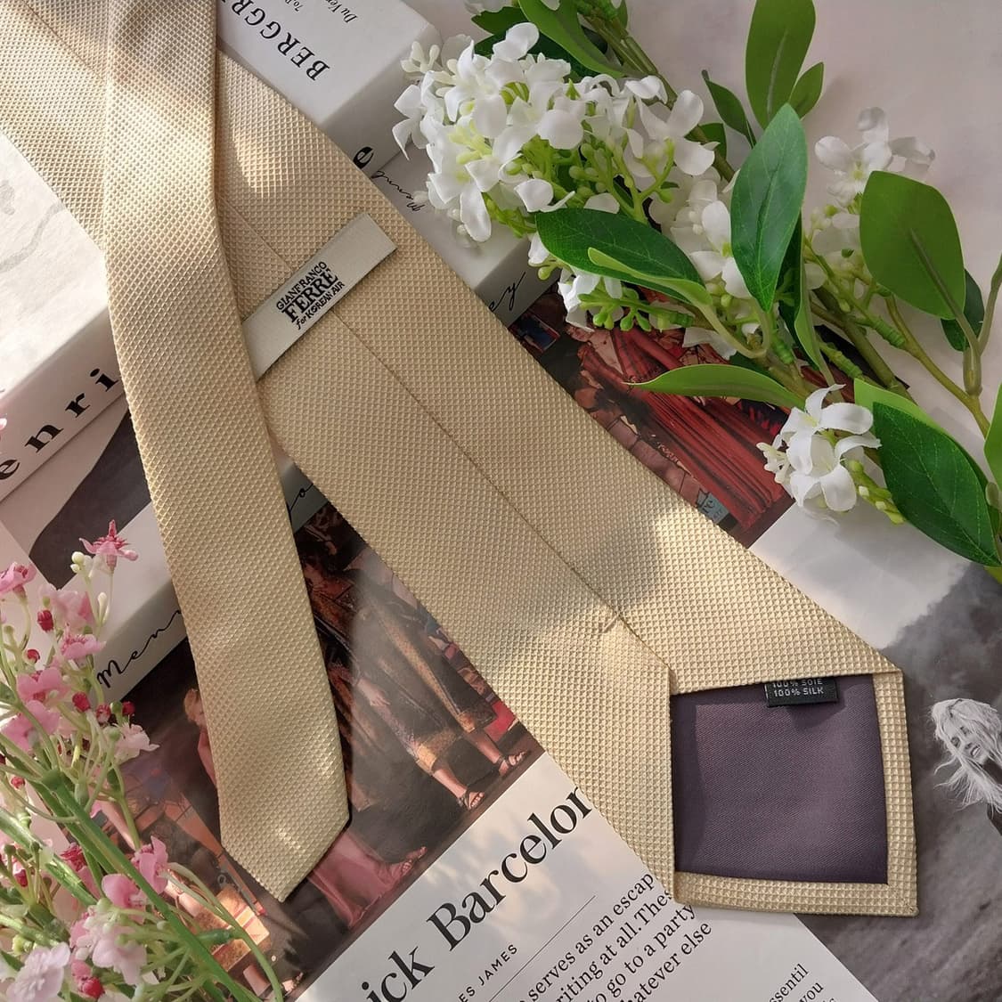 지안프랑코 페레 실크 아이보리 넥타이 8.7cm A+등급 K1590
 상품이미지5