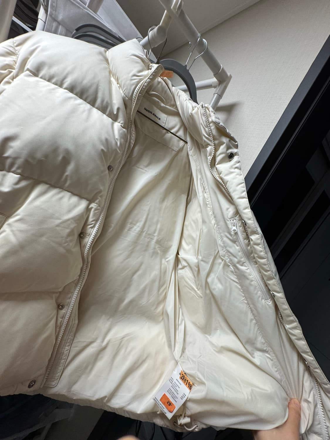 인사일런스 에센셜 다운 자켓 CREAM 상품이미지9