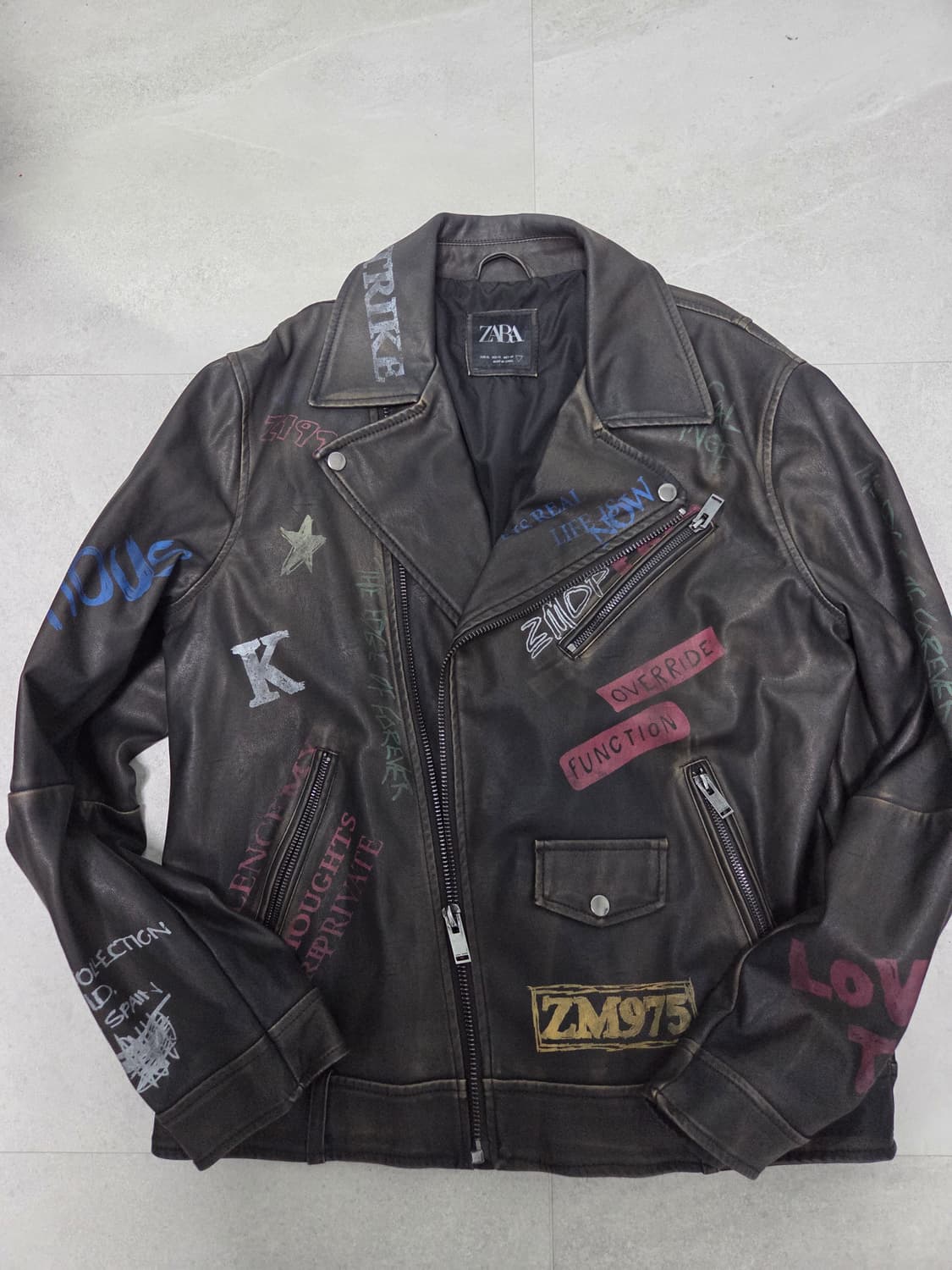 자라 그래피티 빈티지 레더 라이더 자켓 상품이미지1