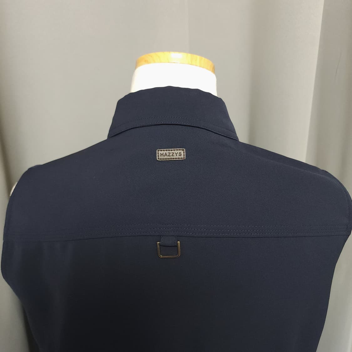 헤지스 슬리브리스 카라 원피스
90 상품이미지6