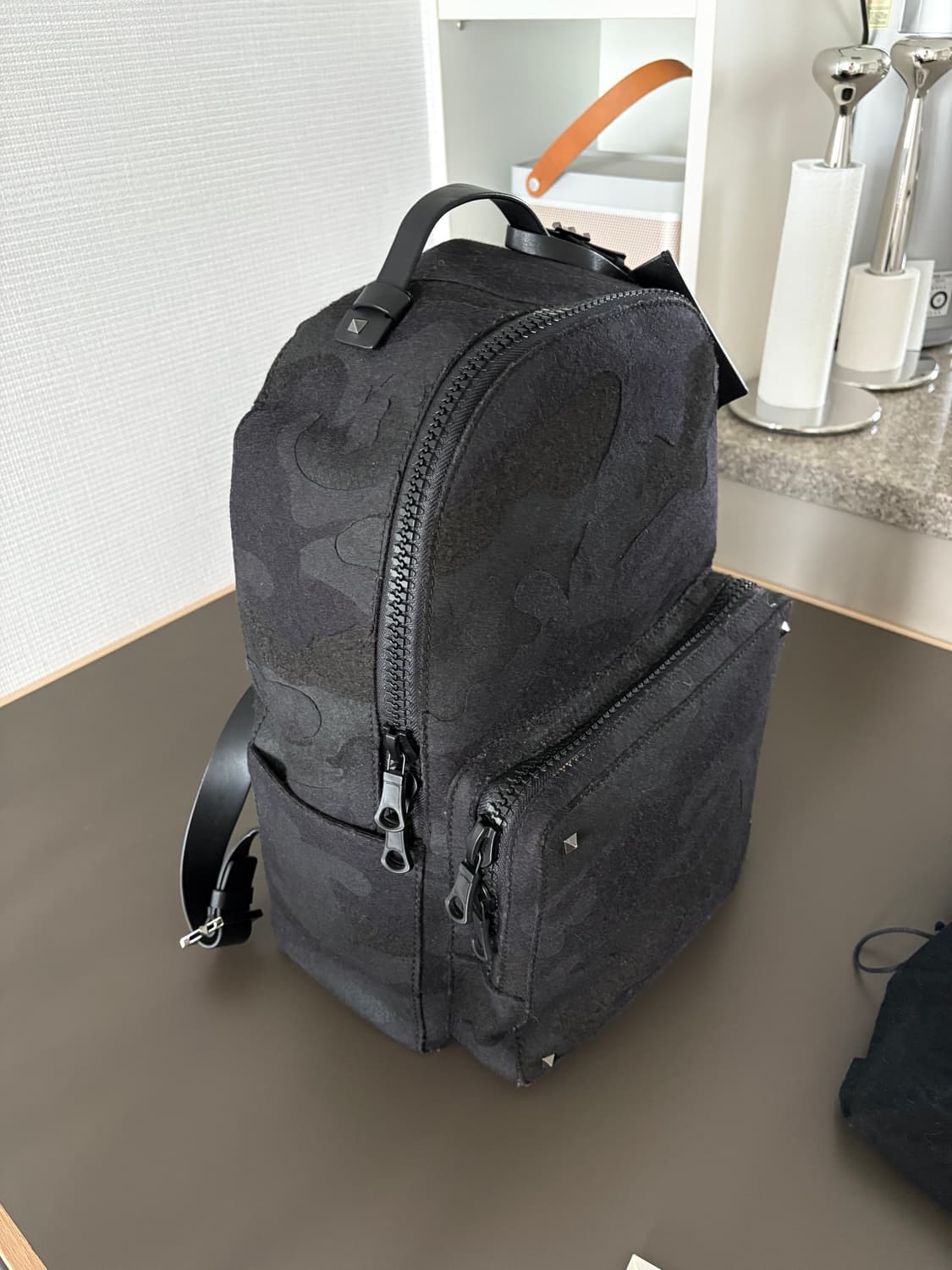 발렌티노 남자 백팩 판매합니다 상품이미지2