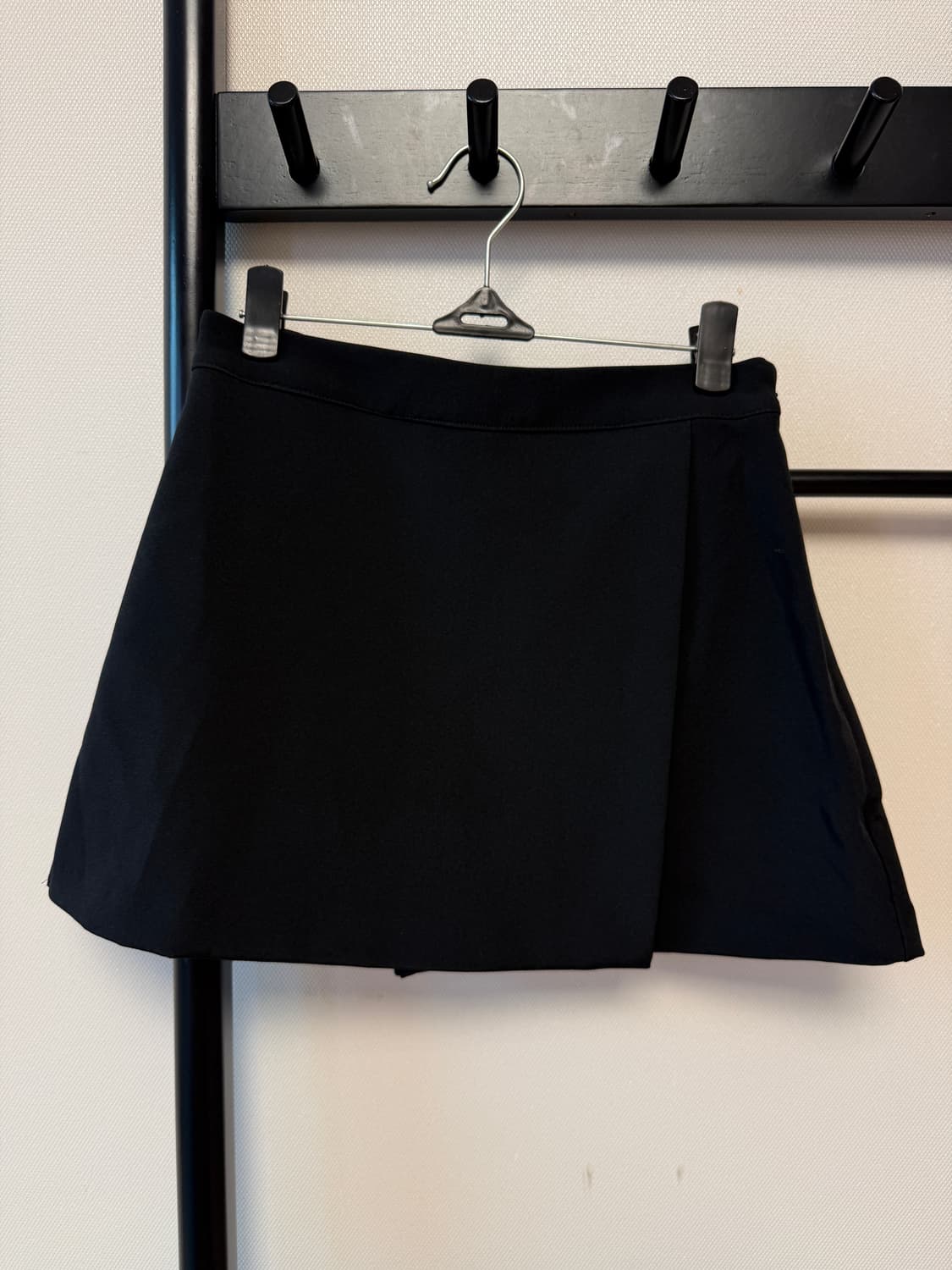 H&M 블랙 치마 바지 상품이미지2