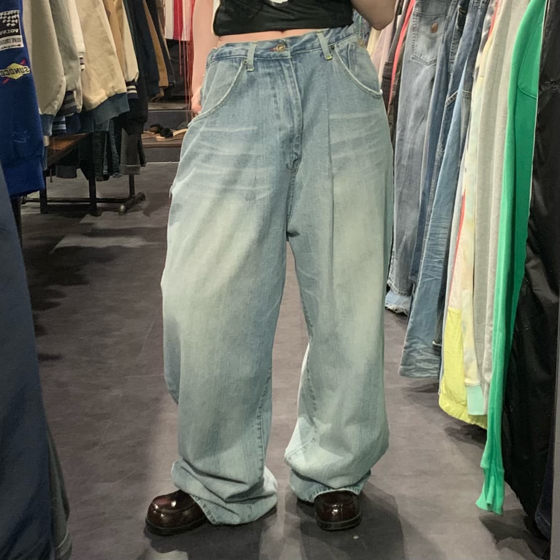 [IM] Gilyard 백 레터링 힙합 데님 팬츠 연청 상품이미지3