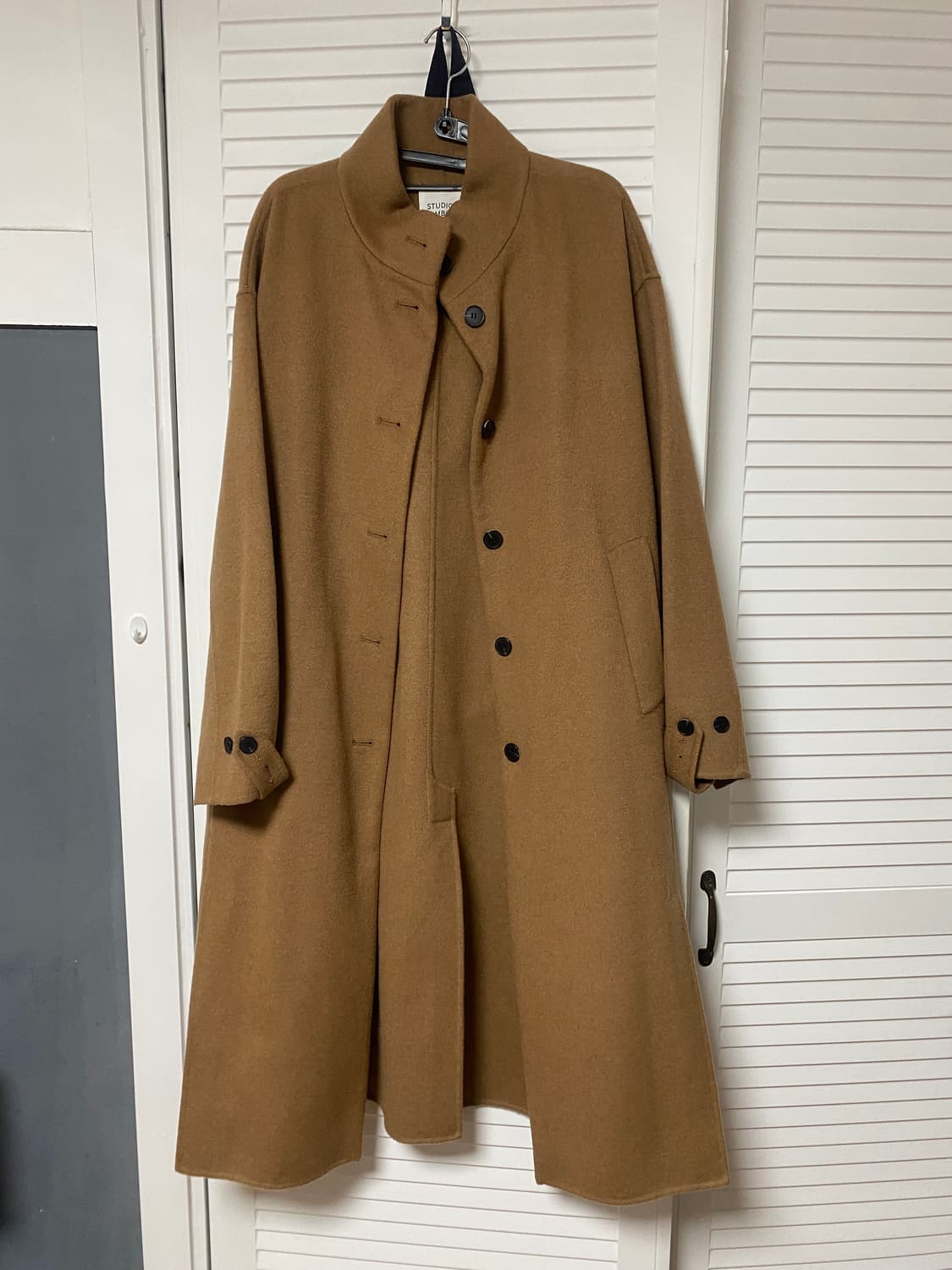 스튜디오 톰보이 카멜 코트 상품이미지1