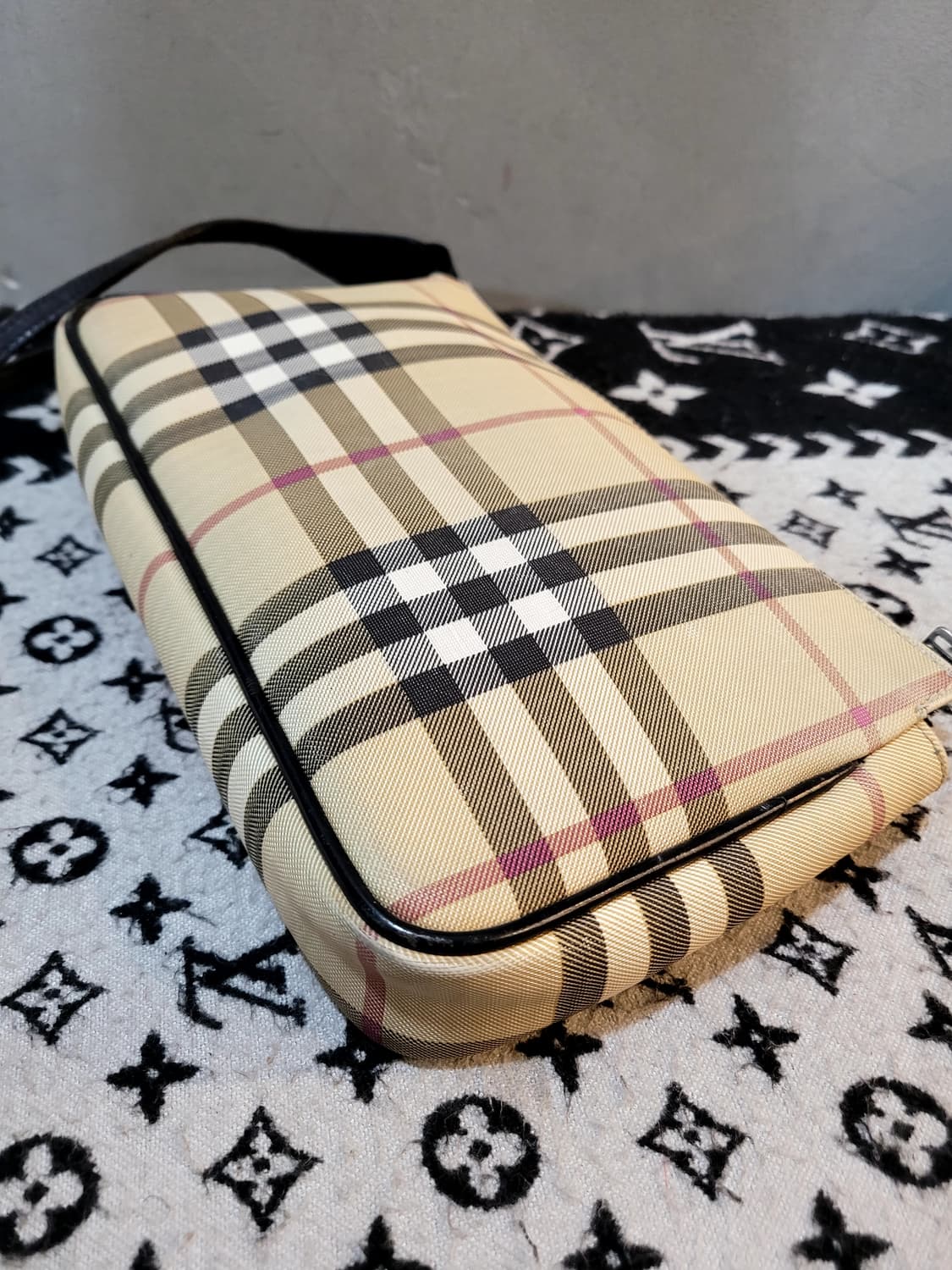 정품 버버리 노바체크 파우치백 상품이미지6