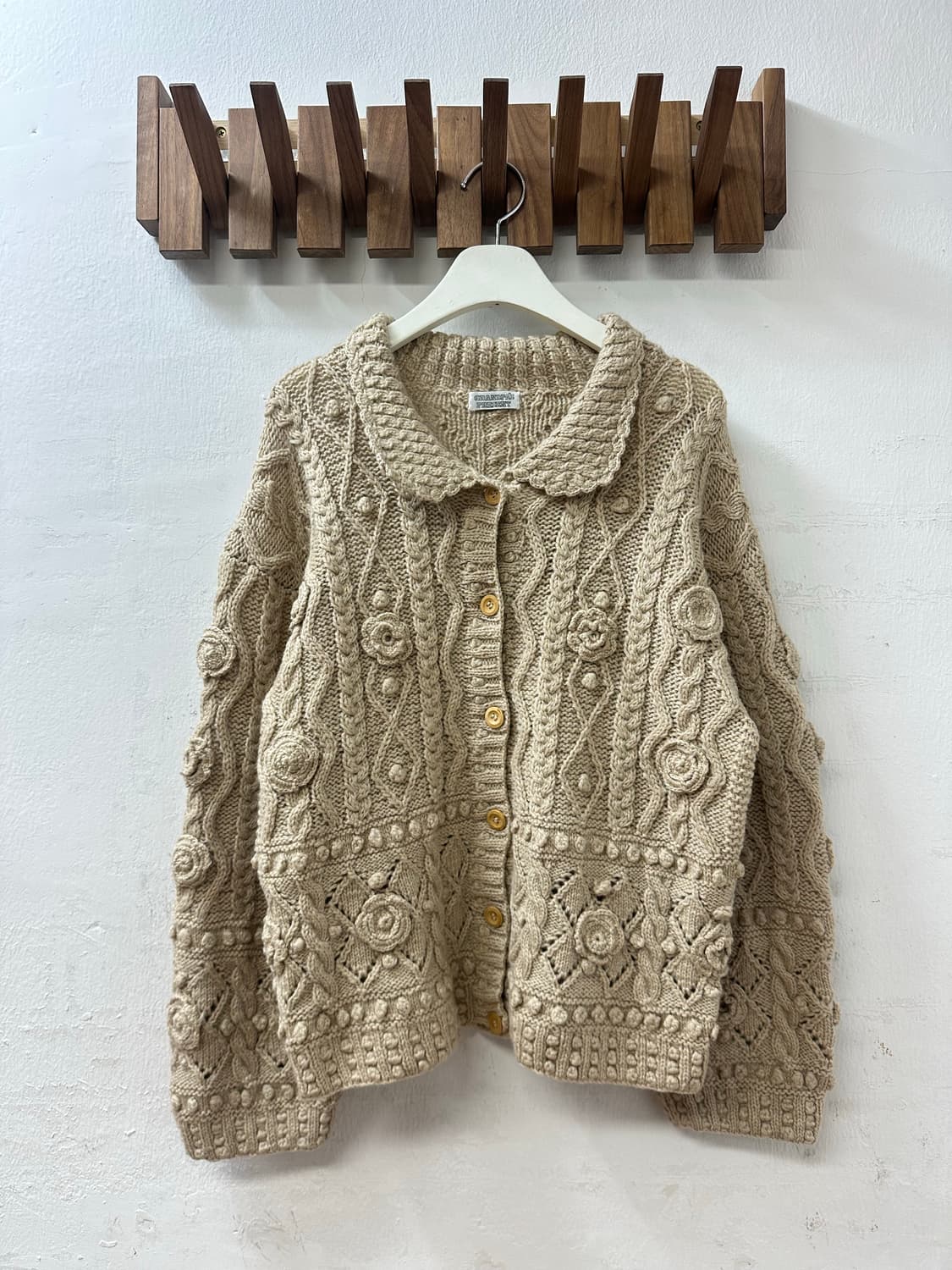 일본빈티지 울 100% 폼폼 플라워 둥근카라 니트 가디건 상품이미지1