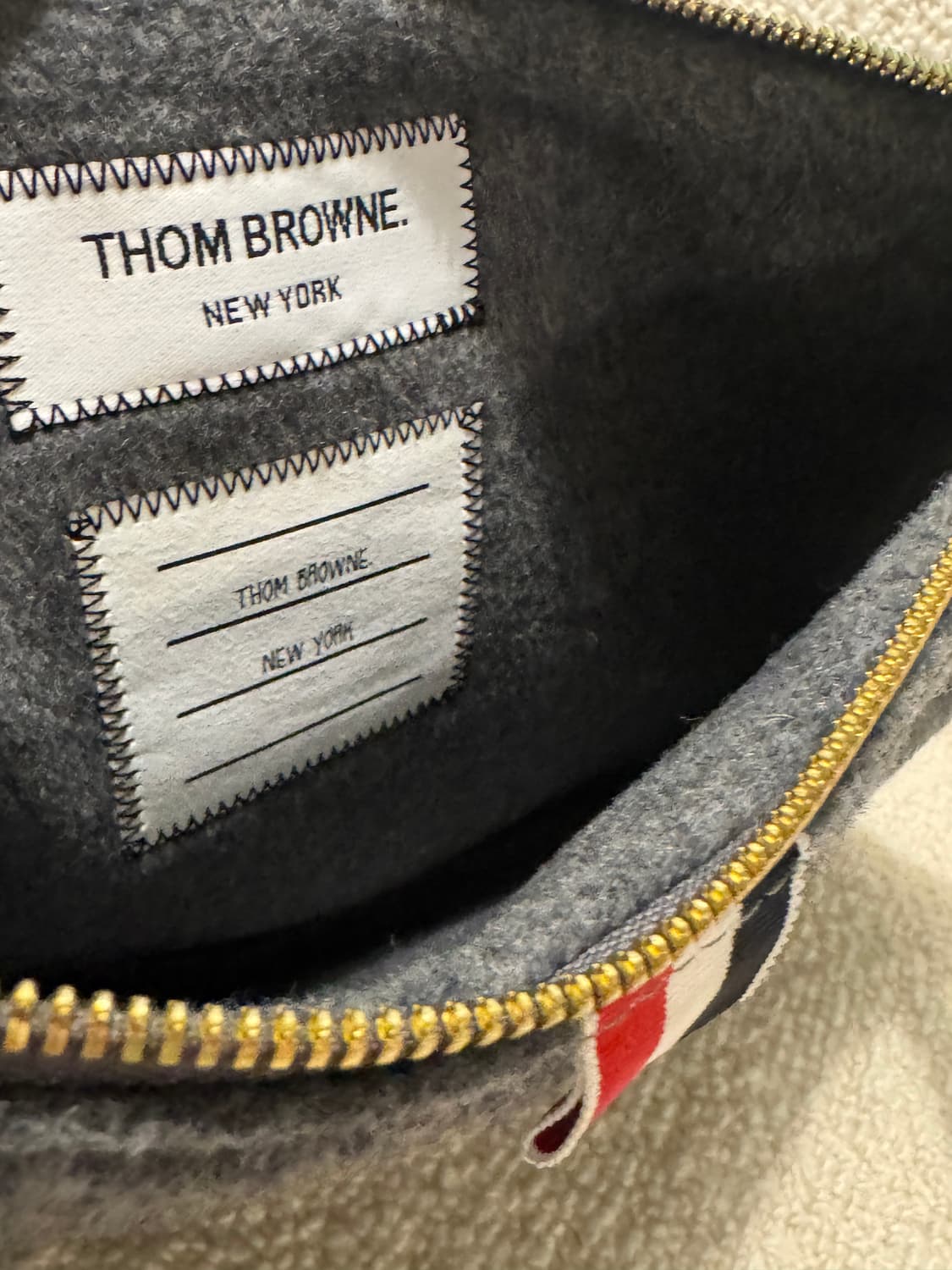 톰브라운 성수 익스클루시브 파우치 스몰 + 닥스훈트 키링 상품이미지6