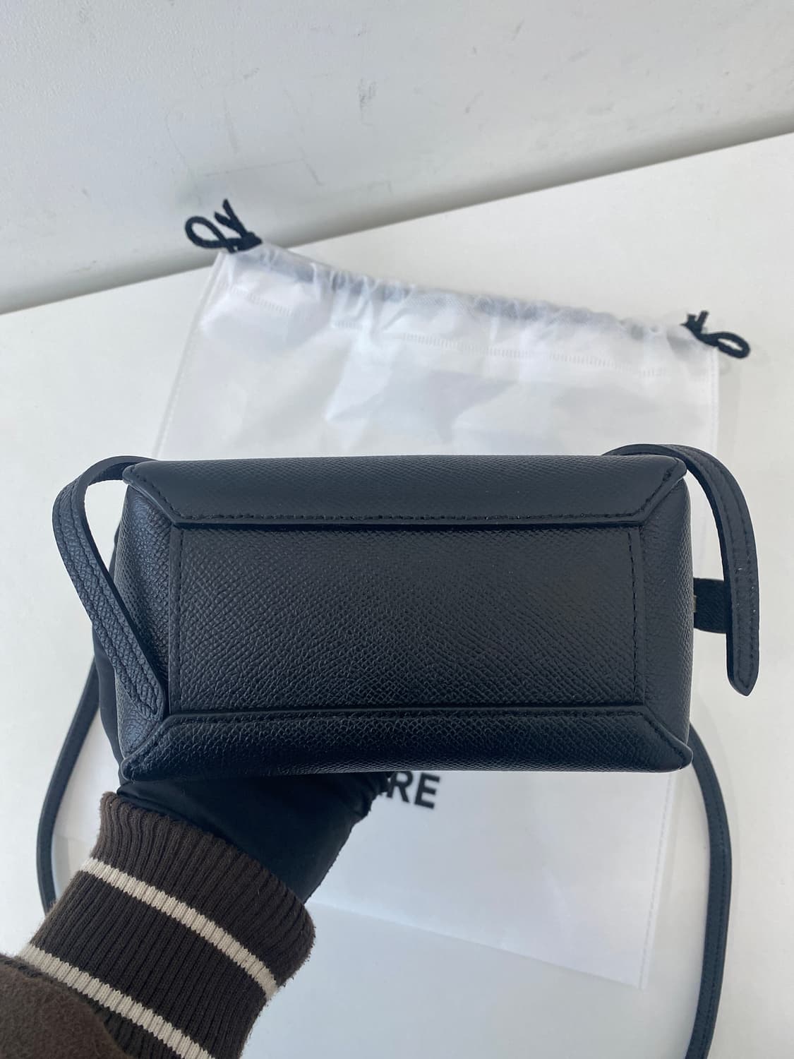 셀린느 피코 블랙 벨트백 상품이미지8