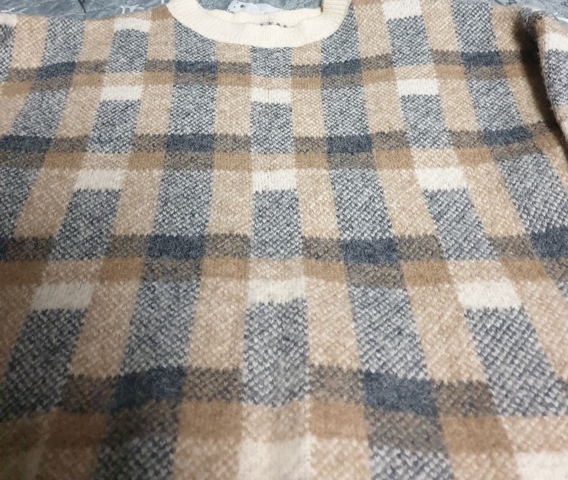 미도컴퍼니 메이드 세미크롭 체크 니트 브라운 (F) 상품이미지2