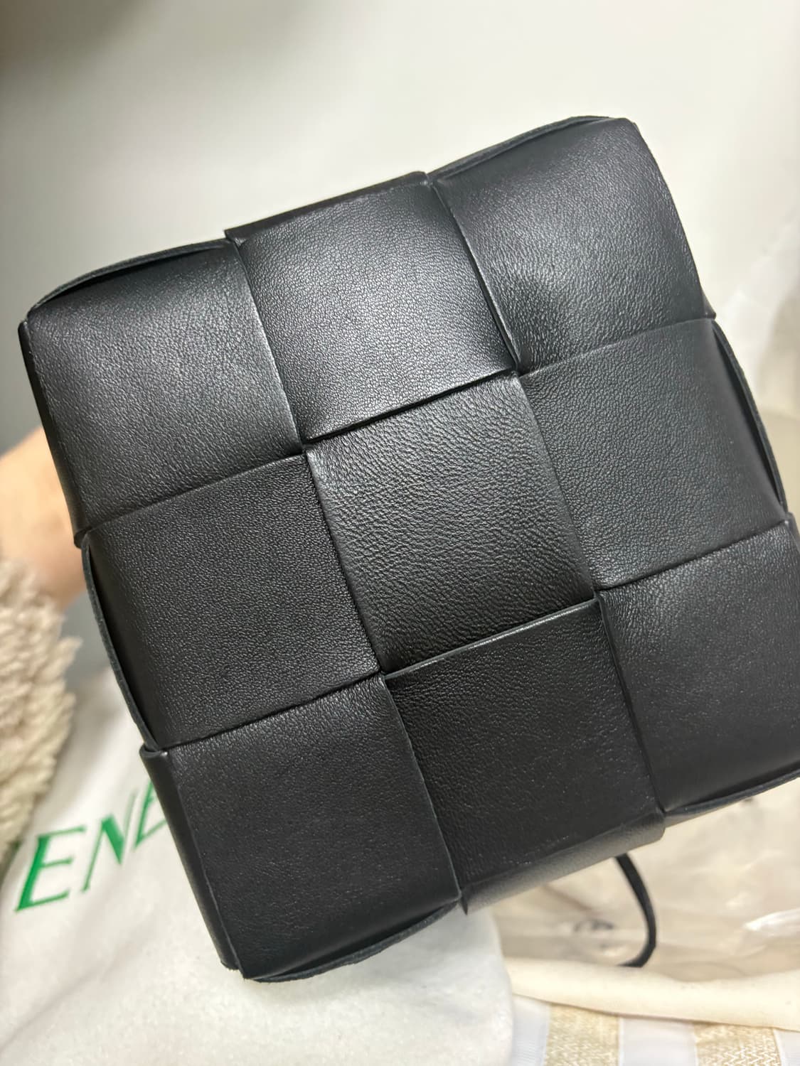 보테가베네타 버킷백 스몰 블랙 상품이미지3