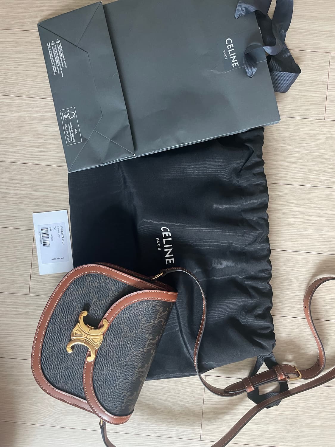 셀린느 베사체 클레아 트리옹프 캔버스 카프스킨 탄 상품이미지1