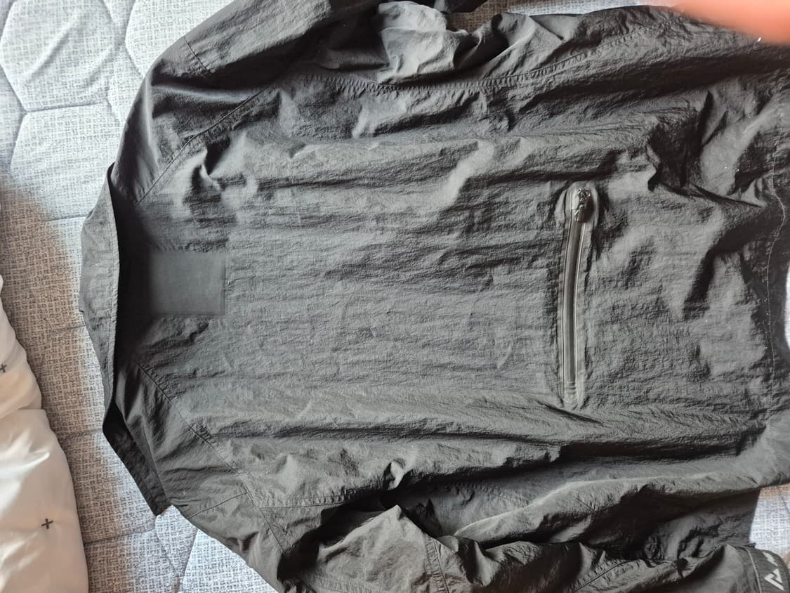 뉴발란스X이스트로그 패커블 라이트 셔츠 자켓 블랙 상품이미지3