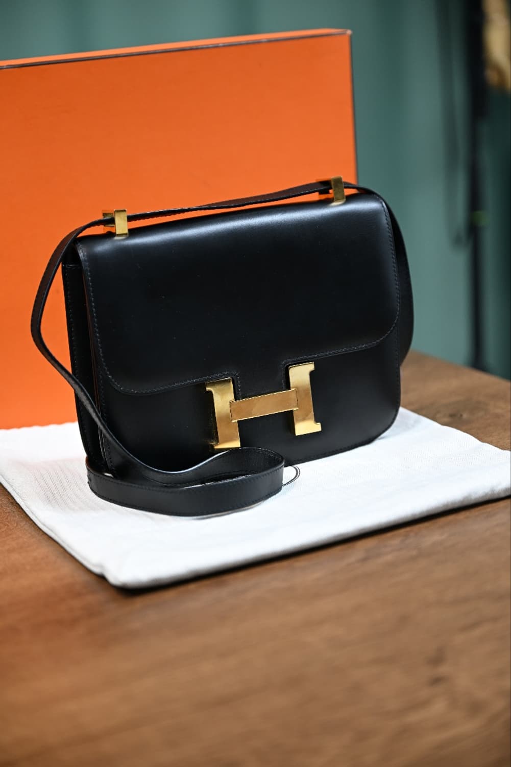에르메스 블랙 숄더백 금장 H로고 상품이미지1