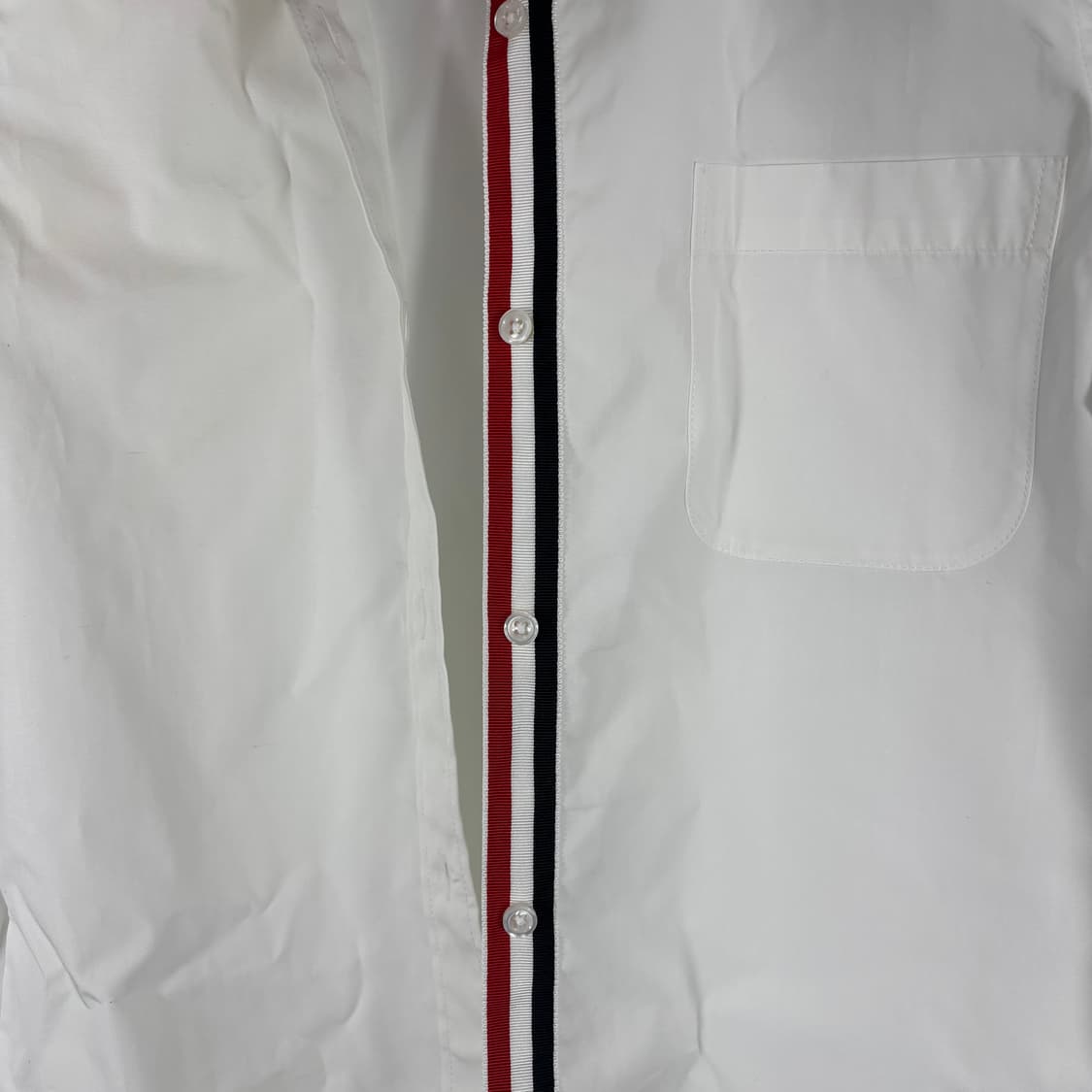 (정품)W 톰브라운 삼선 로고 패치 코튼 셔츠 38 상품이미지4