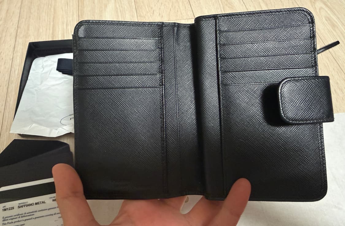 정품 풀구성 프라다 사피아노 중지갑 블랙 상품이미지5