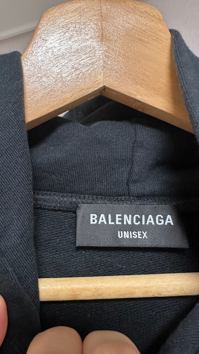 정품 발렌시아가 심슨 20주년 콜라보 크랙 후드티 판매합니다 상품이미지6