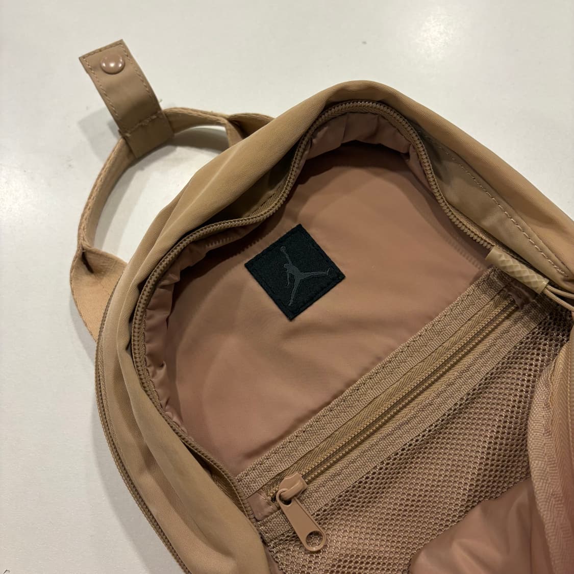 조던 알파 미니 백팩 가방 베이지 상품이미지6