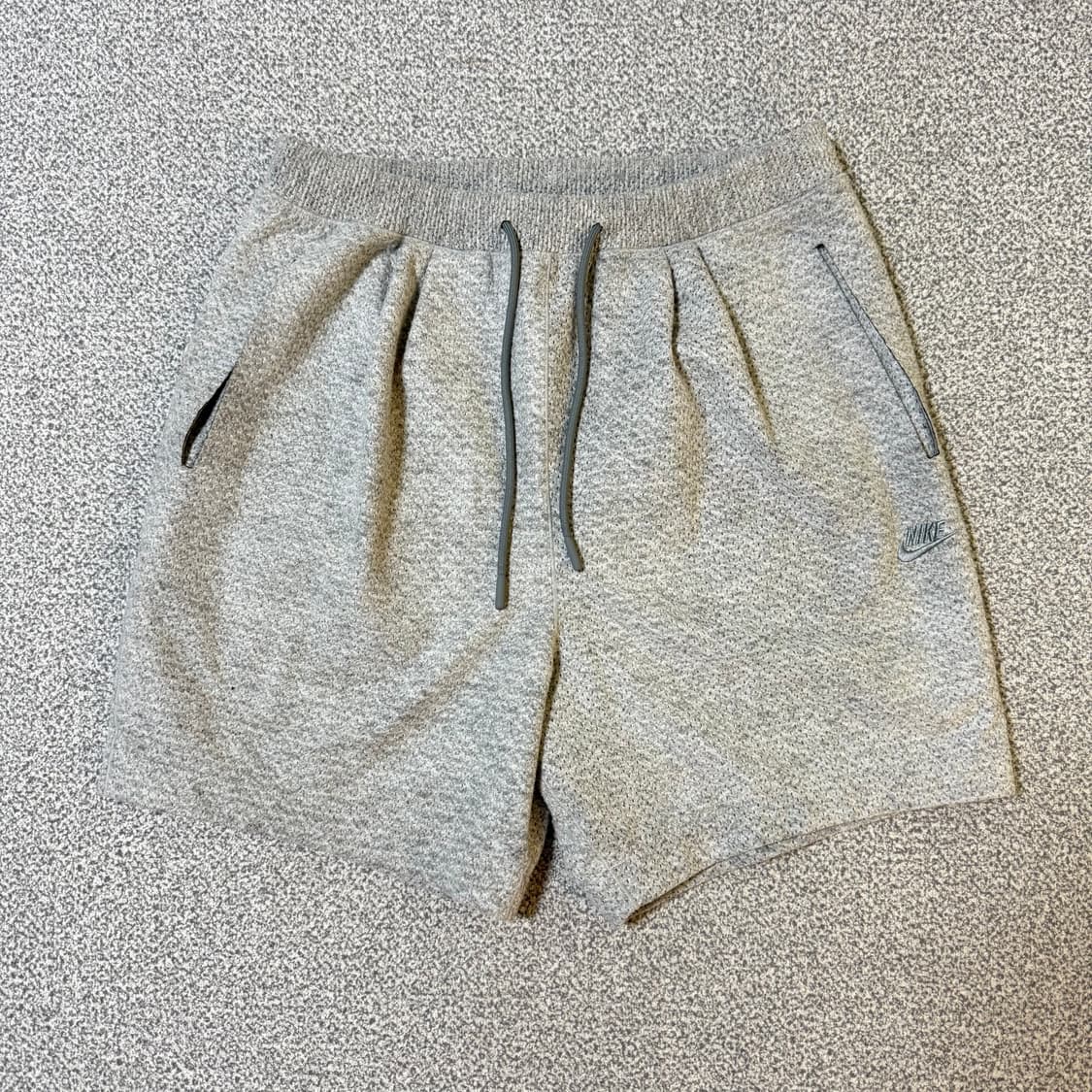 [정가 16만원] 나이키 테크팩 반바지 M 상품이미지1