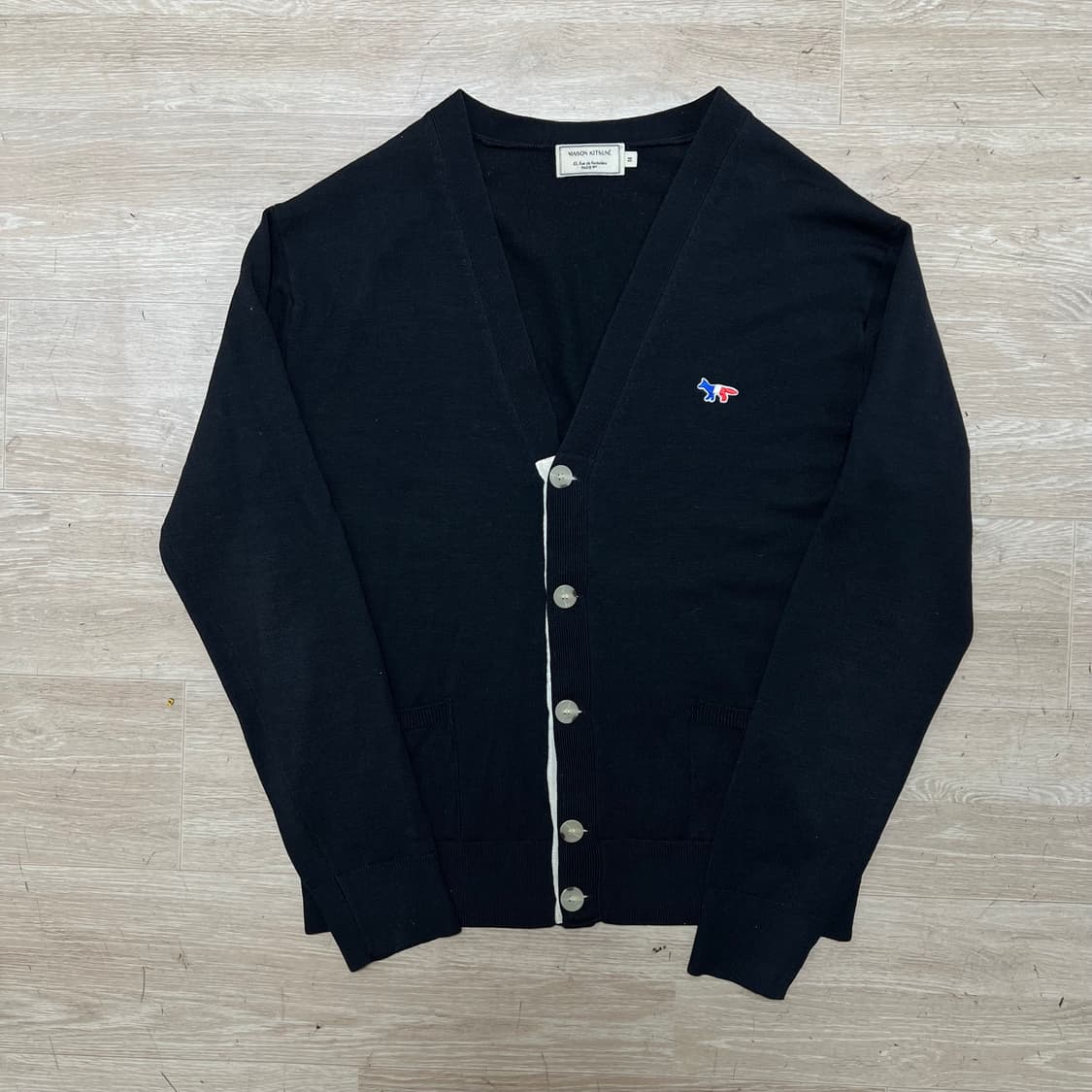 메종키츠네 트리컬러 폭스 자수로고 니트 가디건 [블랙] M/95 상품이미지1