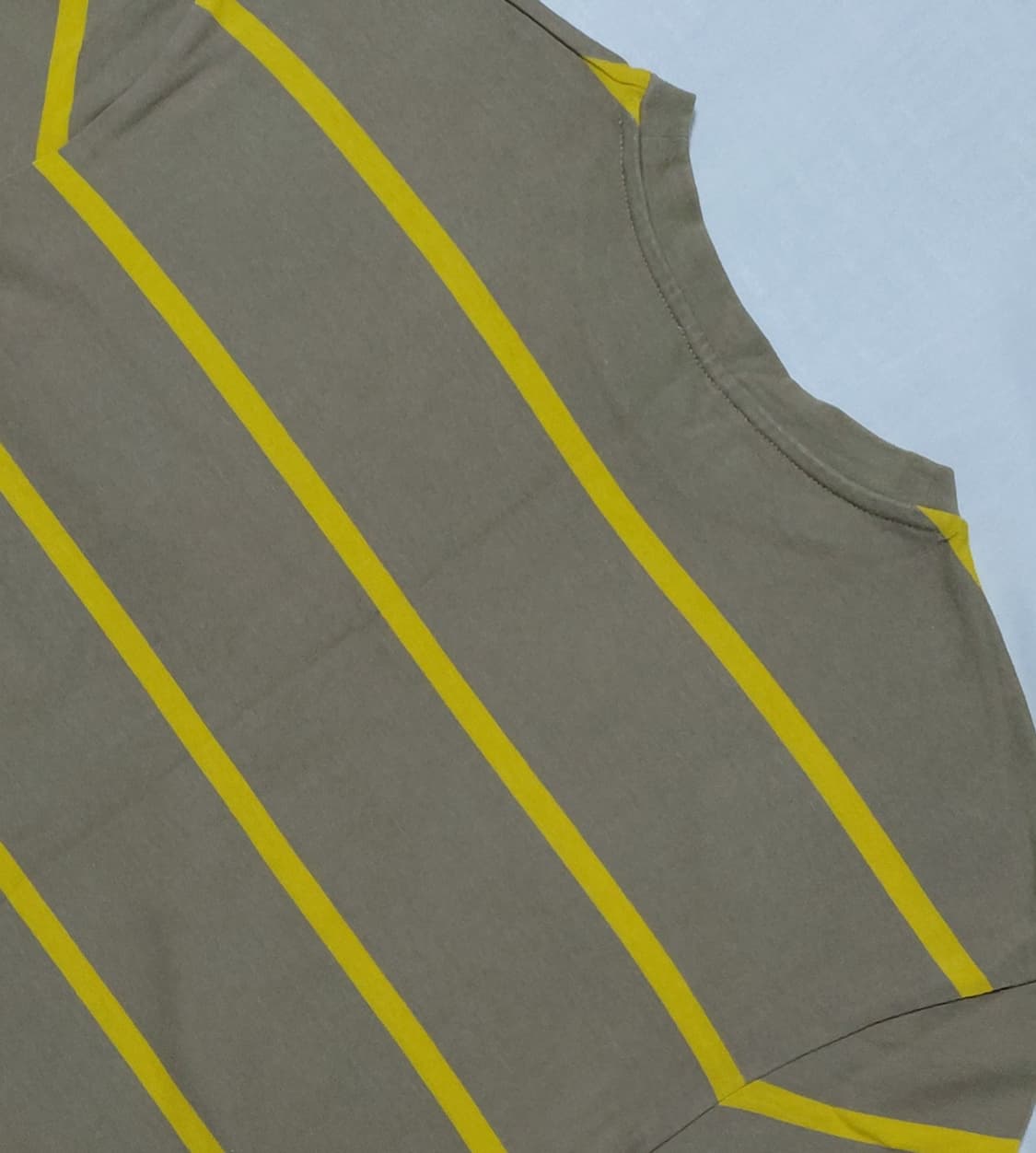 [L] COS 코스 스트라이프 포켓 티셔츠 (카키브라운/옐로우) 상품이미지7