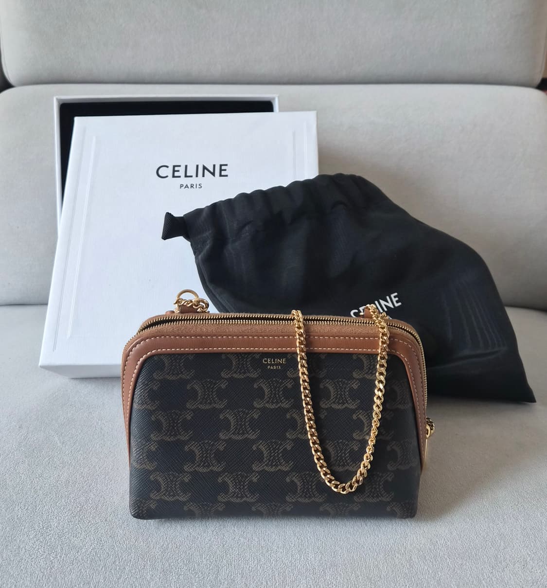 (이너백,스트랩포함)셀린느 트리오페 체인 클러치 탄 상품이미지1