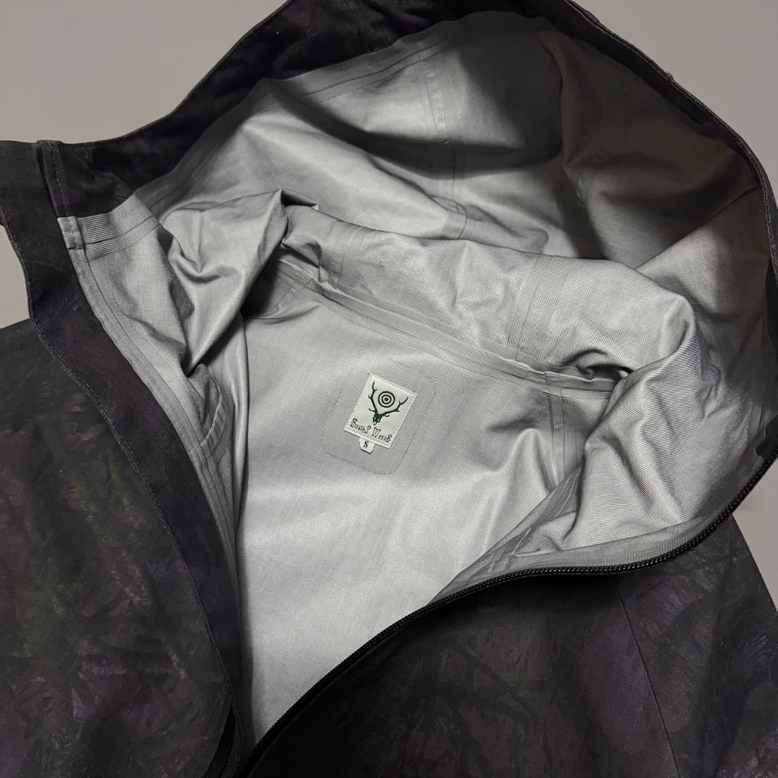 SOUTH2 WEST8 퍼플 카모패턴 웨더 이펙트 후드 윈드브레이커 상품이미지3