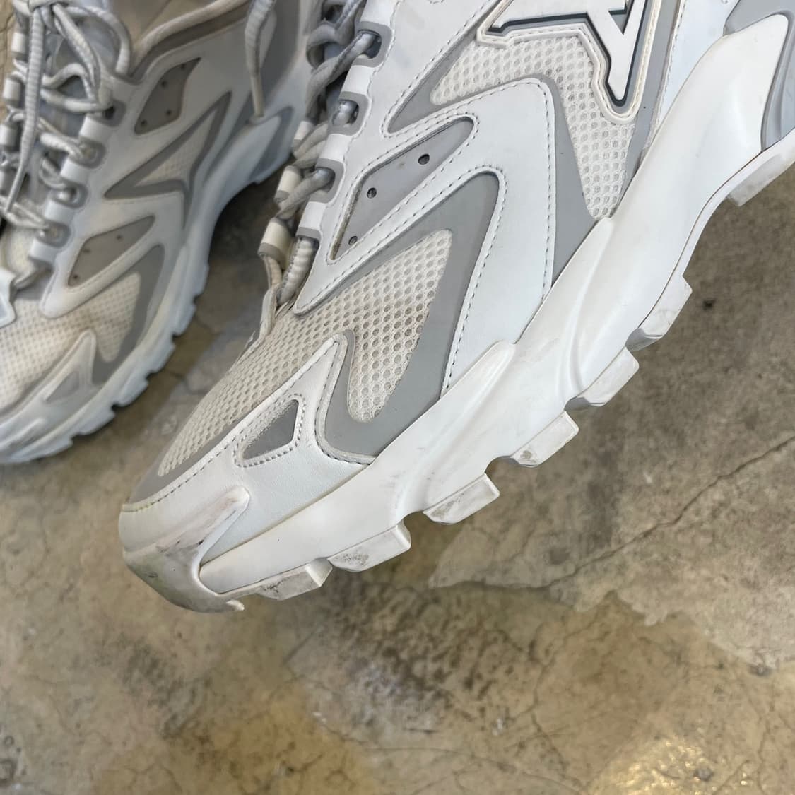 루이비통 22fw 트레이너 2 상품이미지8