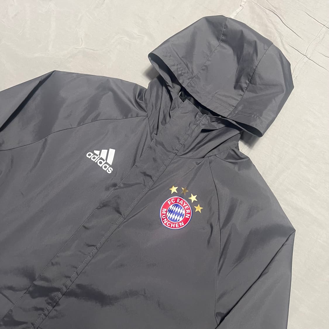 L 아디다스 바이에른 뮌헨 후드 바람막이 점퍼 상품이미지1