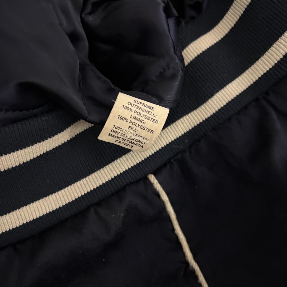 2020fw 슈프림 콘트라스트 스크립트 네이비 바시티 자켓 상품이미지10