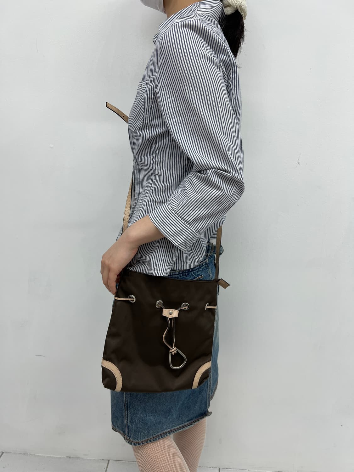 eyelet detail cross bag 상품이미지2