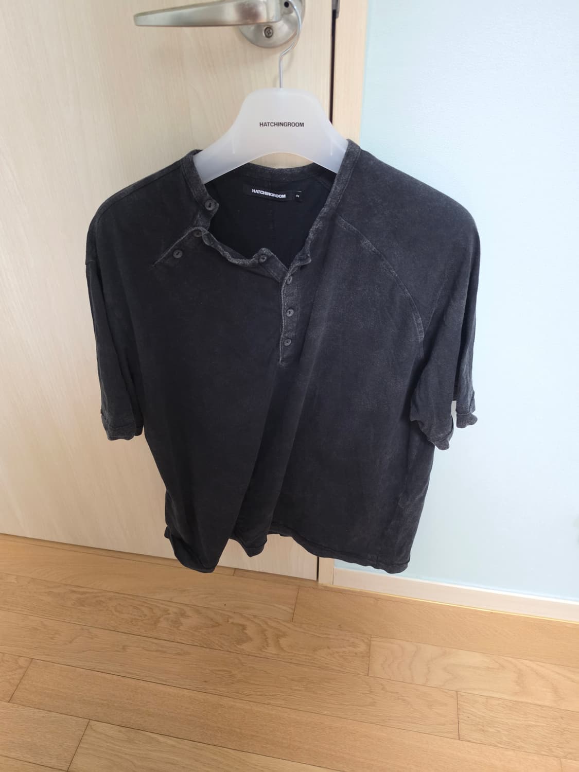 해칭룸 더블 헨리넥 더스티 블랙 상품이미지1