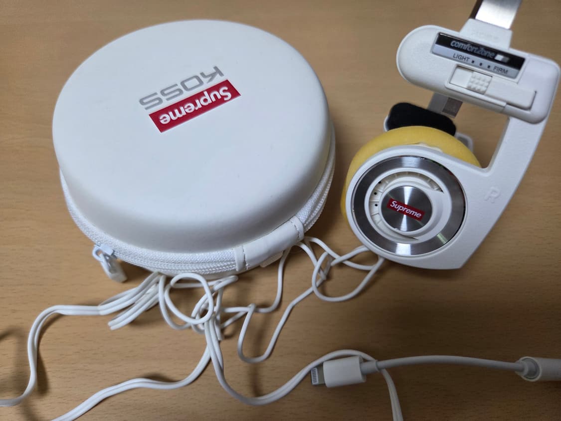 슈프림 x 코스 포타프로 헤드폰 화이트 상품이미지1