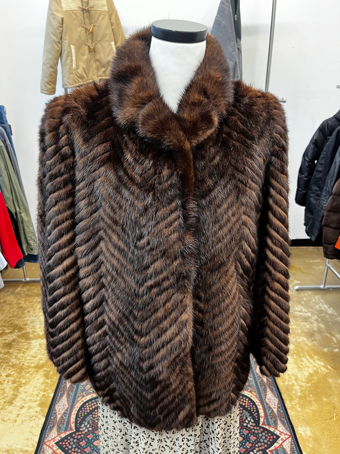 PRELIOT 헤링본 패턴 밍크퍼 자켓 상품이미지2