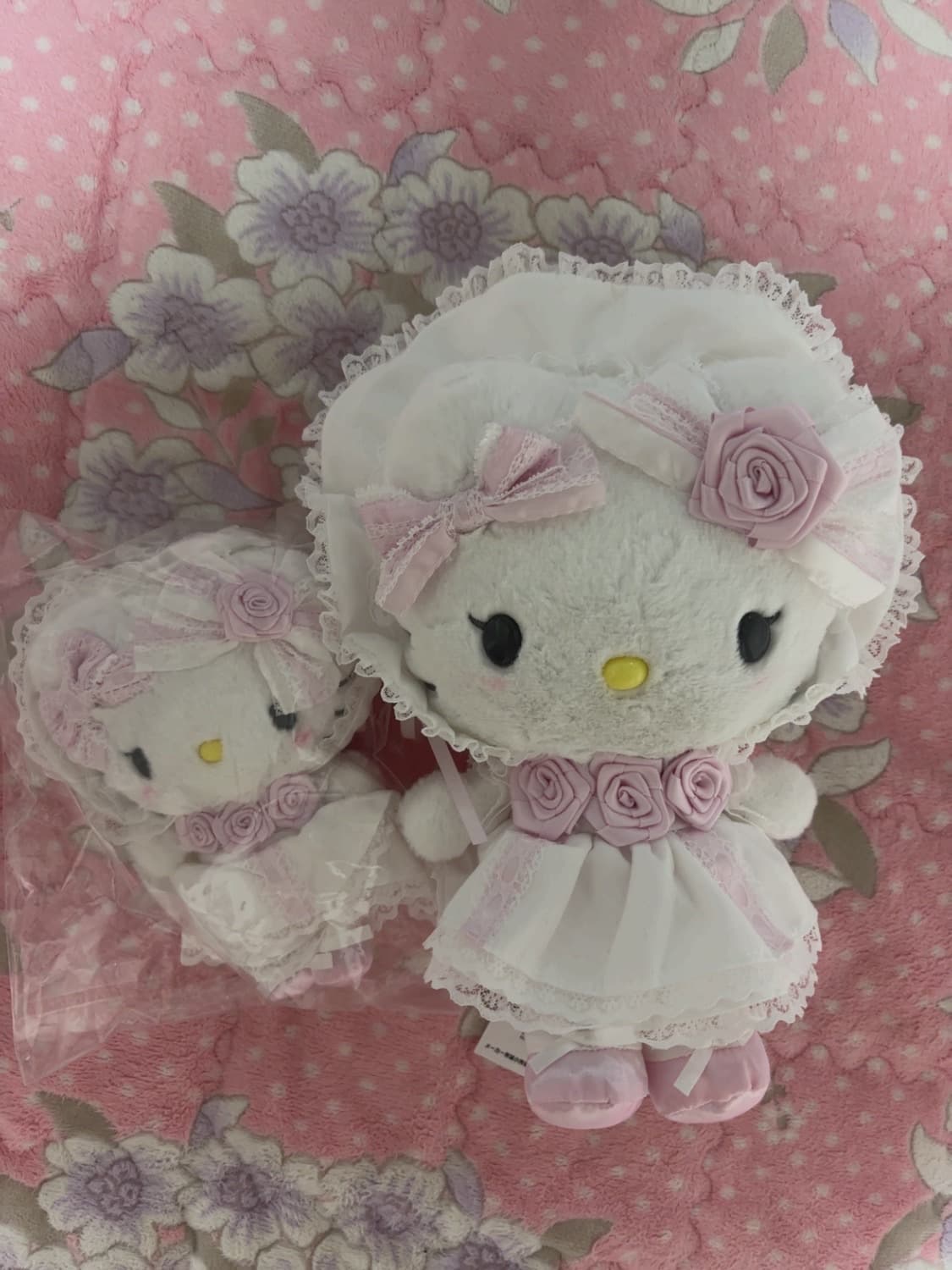 산리오 화이트프릴 헬로키티 누이+마코 상품이미지1