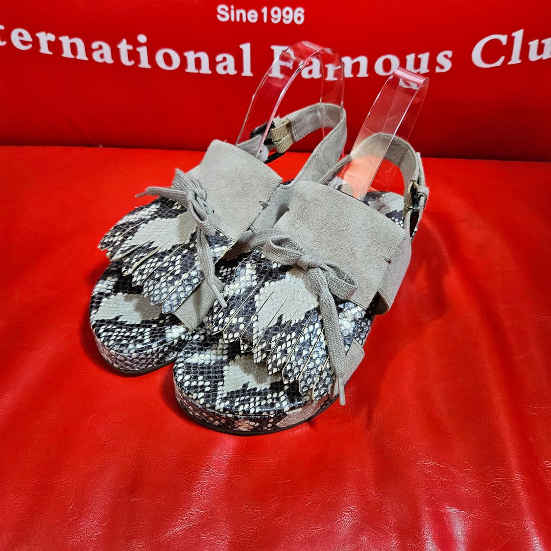 Kennel & Schmenger 파이톤 테슬 스웨이드 샌들 상품이미지1