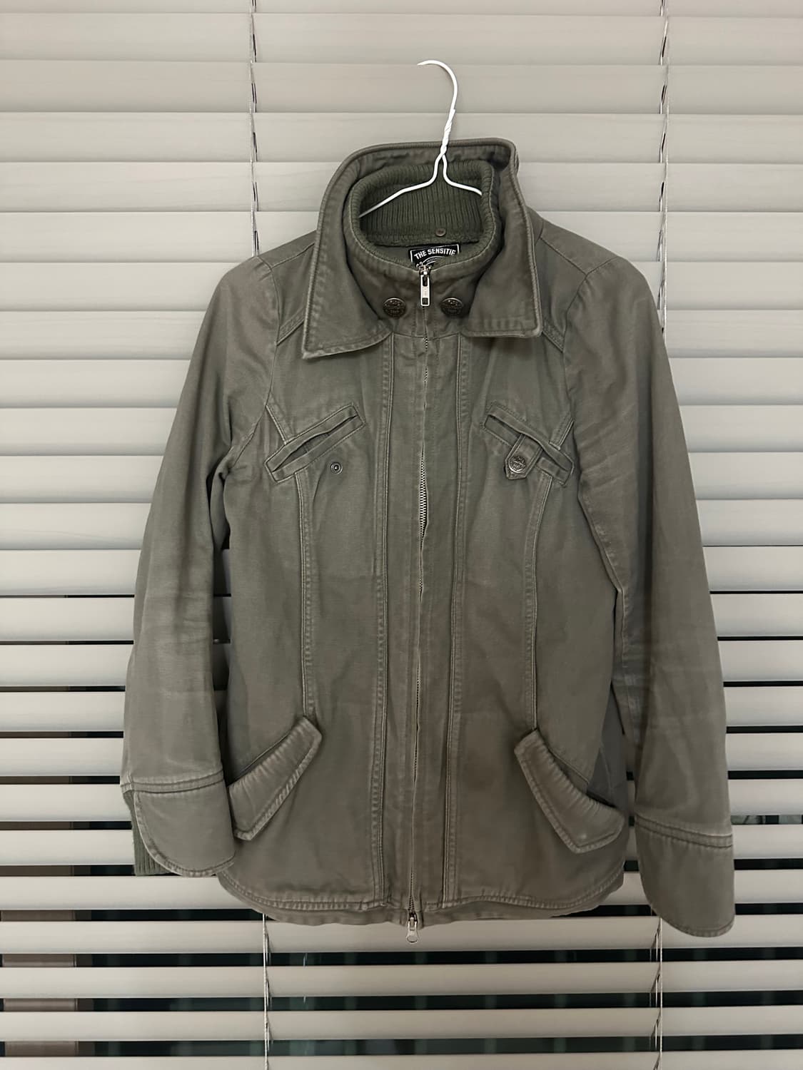 카키 자켓 판매합니다 상품이미지1