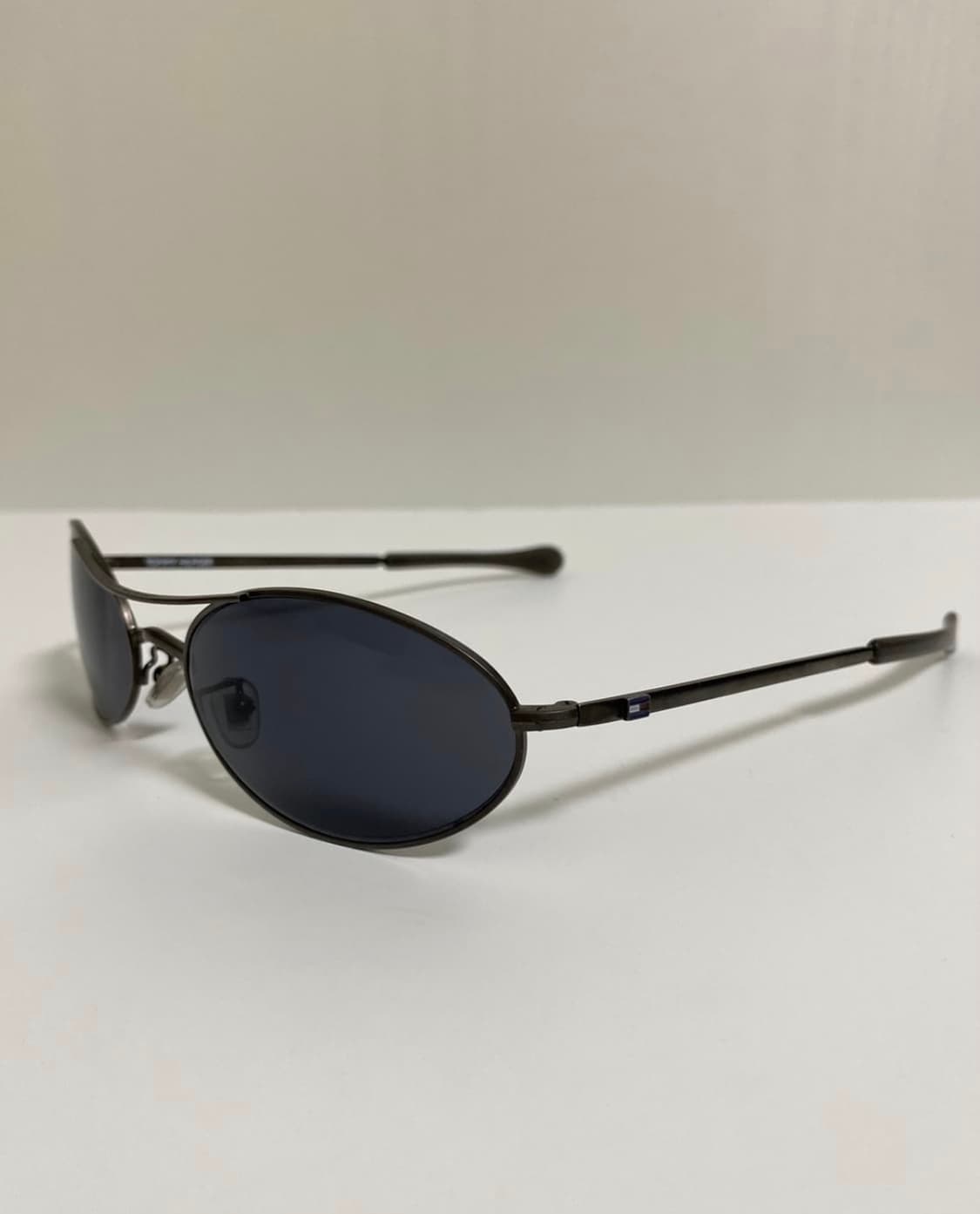 19954 TOMMY HILFIGER SUNGLASSES OG 상품이미지1