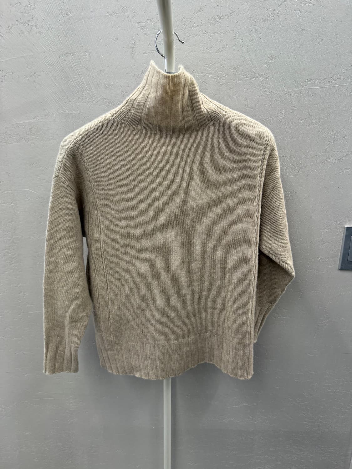 베이지색 터틀넥 캐시미어 니트 스웨터 M 상품이미지5