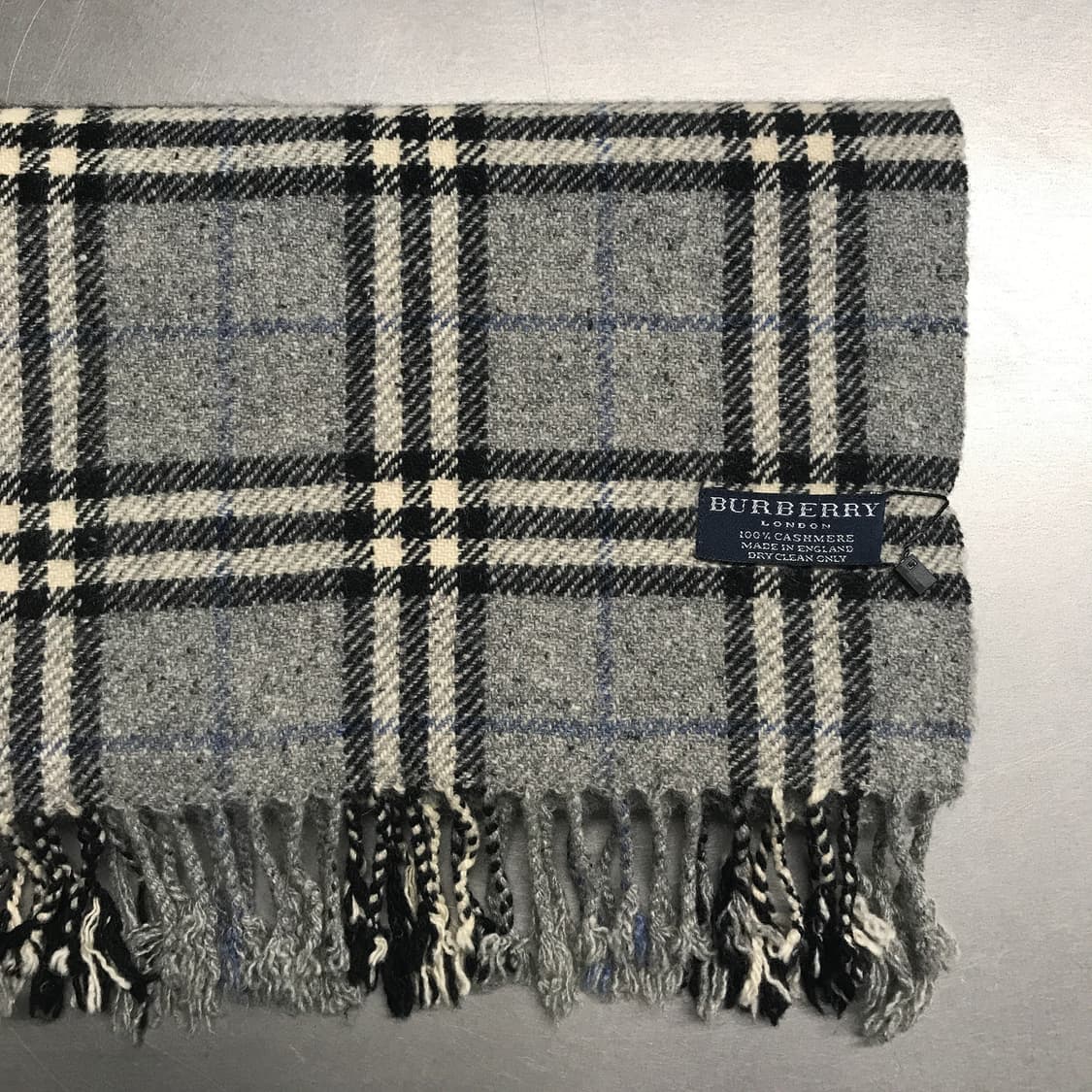 버버리 정품 캐시미어 머플러 그레이 상품이미지3