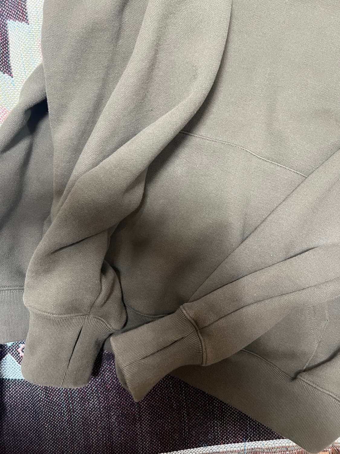 인템포무드 카키색 후드티 상품이미지3