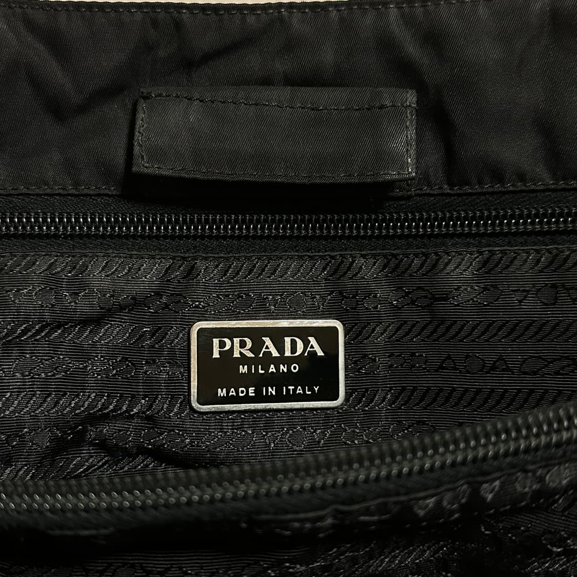 프라다 포코노 더블 포켓 토트백 상품이미지8