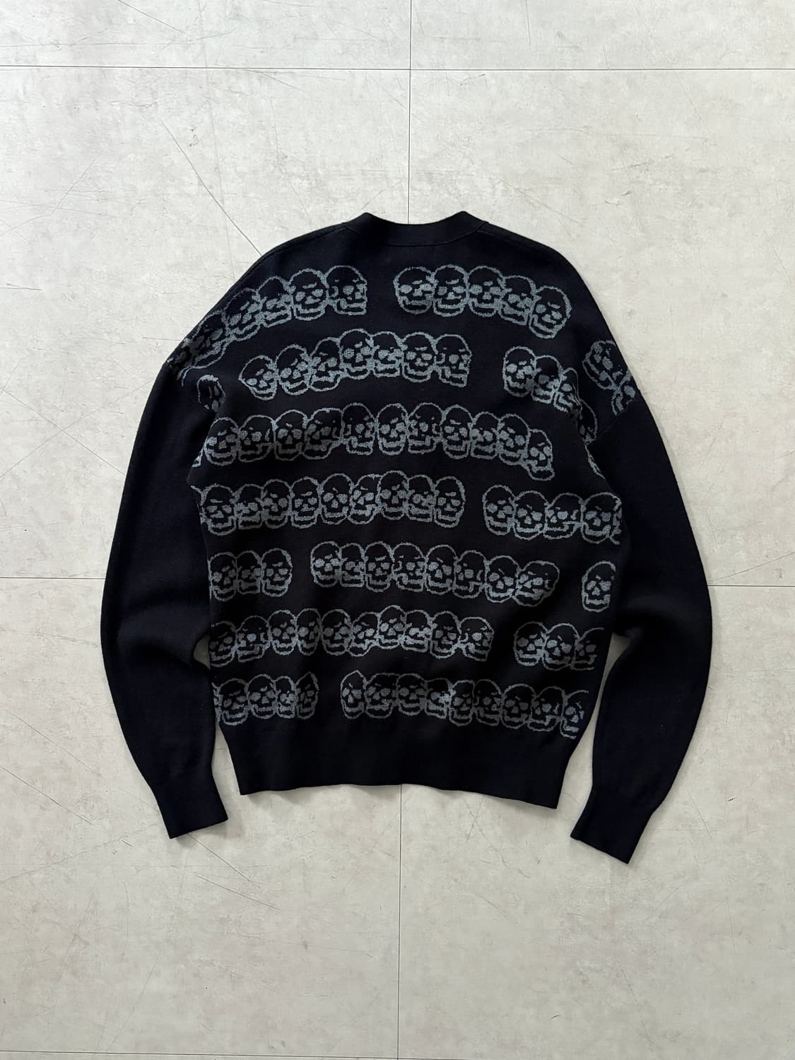 Back Skull Cardigan 상품이미지1