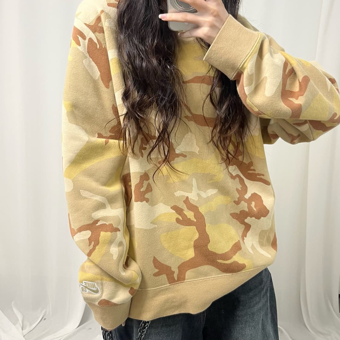 Nike SB beige camo sweatshirt 상품이미지3